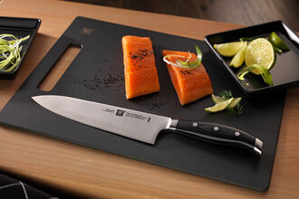 CHEF’S KNIFE